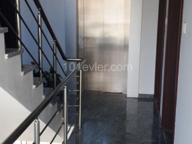 Kaşgar bölgesi 2+1  eşyalı kiralık 90 m2  yeni daire