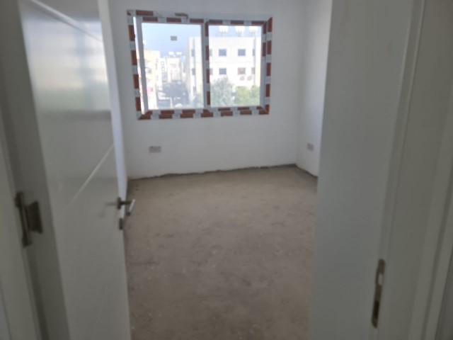 2+1 new new zero apartment with Turkish roots for sale in a great location in Gönyeli, close to markets and pharmacies and main street. 