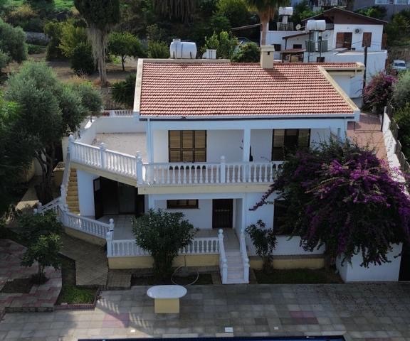 3+2 villa in a magnificent location in Kyrenia Ozanköy