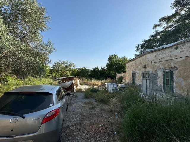Продается деревенский дом в деревне Чамлыбель, Кирения. Это может быть великолепный дом с небольшим ремонтом.