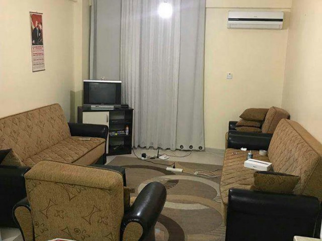 Girne merkez de 2+1 eşyalı daire marketlere otobüs duraklarına va çarşı merkezine 3 dakika 