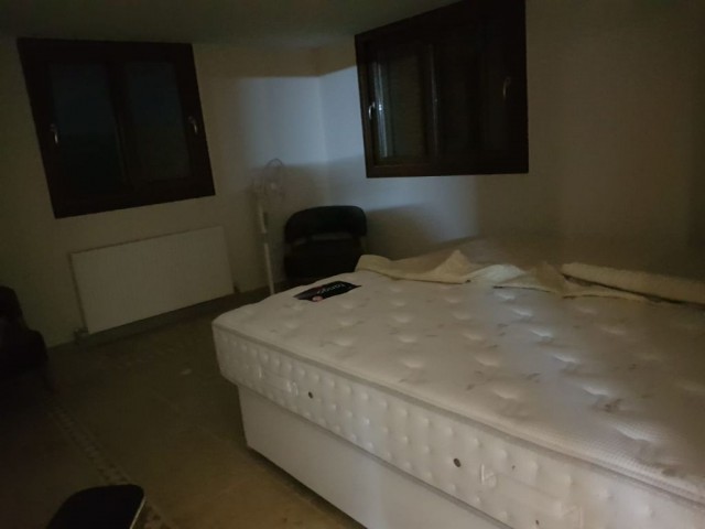 Girne bellepaisde  E.S.K. KOLEJ YANI 2+1 FULL eşyalı , KAT Villa ( Normal Villanın zemin katı daire...(BAYAN için)