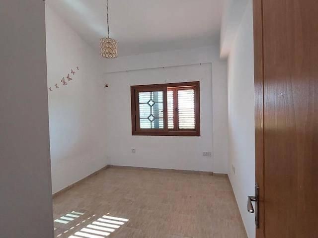 Detached House For Sale in Karşıyaka