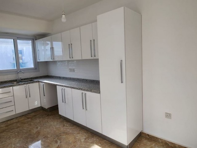 NEUE 2+1 PENTHOUSE-WOHNUNG ZUM VERKAUF IN ALSANCAK