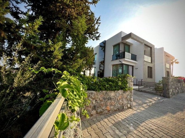 3+1 TWIN VILLA FOR SALE WITH MOUNTAIN AND SEA VIEWS IN ALSANCAK