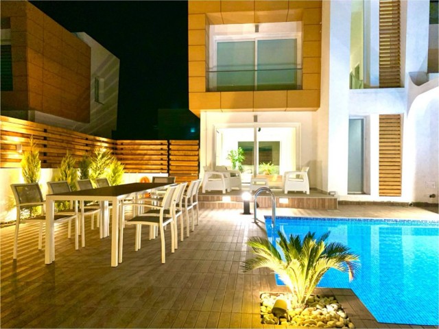 Ultra-Luxus-Duplex-Villa in Mutluyaka, Famagusta