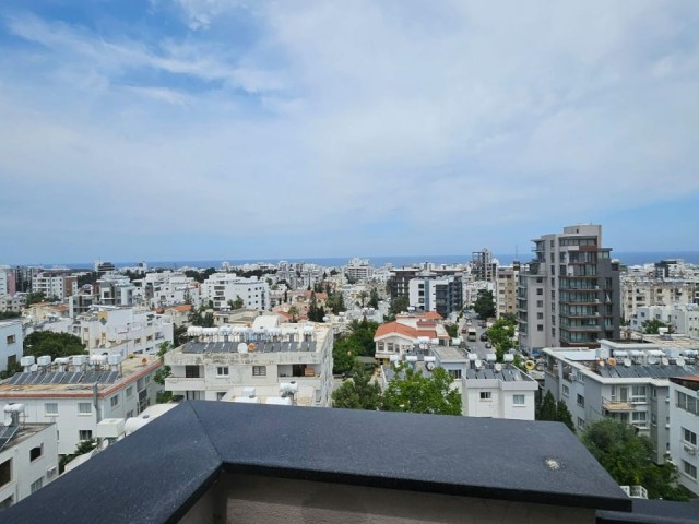 Penthouse zu vermieten im Kyrenia Center