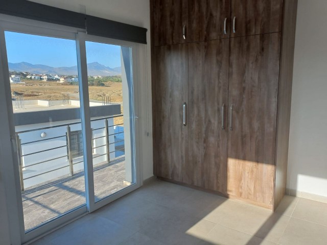 TEILMÖBLIERTE 3+1 VILLA ZU VERMIETEN IN GÖNYELİ. AB £600 MONATLICH 1 VERMIETUNG 2 EINZAHLUNG 1 KOMMISSION.  AUTORISIERT: ZEHRA ERGENGIL TELEFON: 0548 827 0055 ZYPERN ADA EIGENTUM