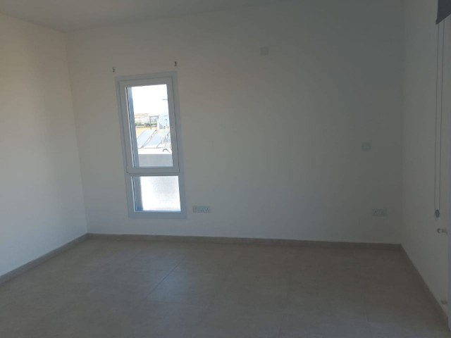 TEILMÖBLIERTE 3+1 VILLA ZU VERMIETEN IN GÖNYELİ. AB £600 MONATLICH 1 VERMIETUNG 2 EINZAHLUNG 1 KOMMISSION.  AUTORISIERT: ZEHRA ERGENGIL TELEFON: 0548 827 0055 ZYPERN ADA EIGENTUM