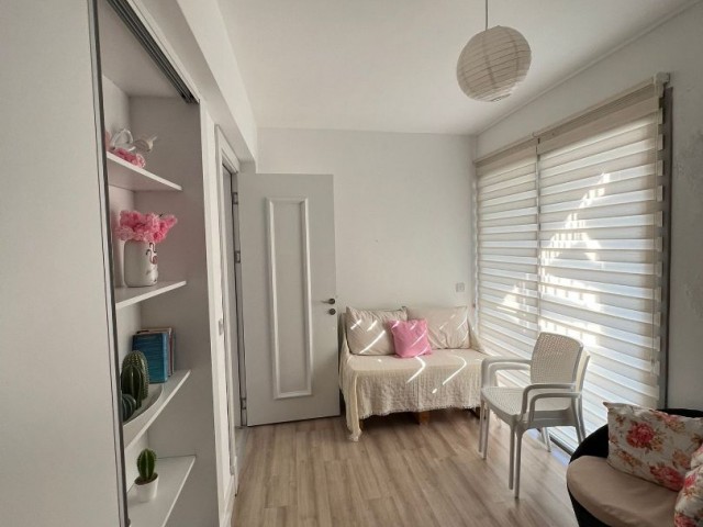 Flat To Rent in Alsancak, Kyrenia