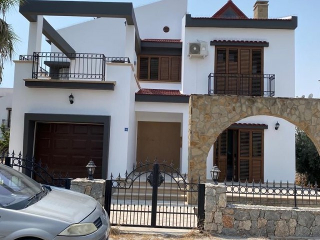 İskele Bahçeler de Satılık Villa