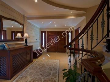 1000 m2 ULTRA-LUX-VILLA IN KYRENIA