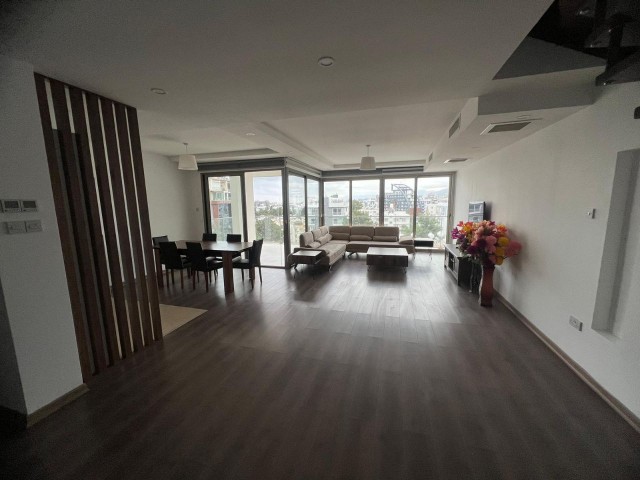 Girne Nin Tam Kalbinde Yeni Bitmiş Penthouse