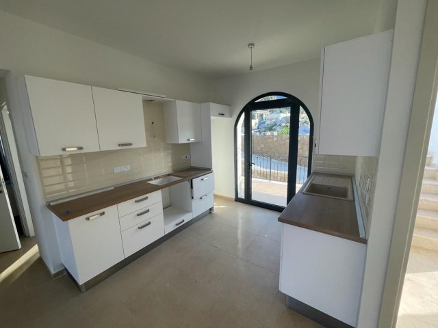 Flat For Sale in Alsancak, Kyrenia