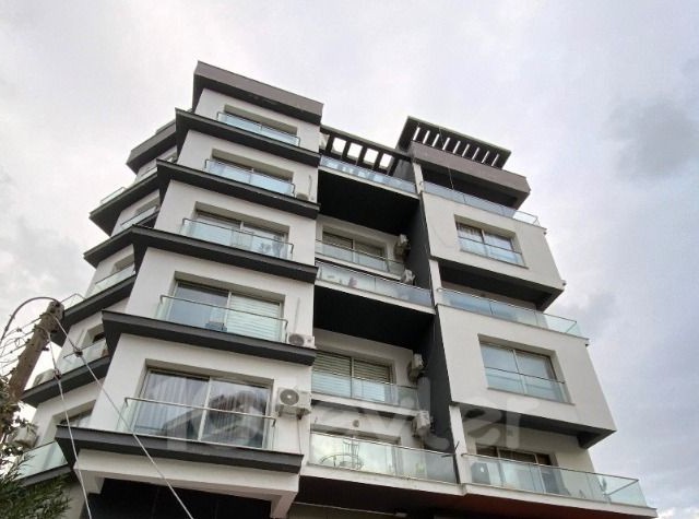 GİRNE MERKEZDE DENİZ MANZARALI 2+1 DAİRE