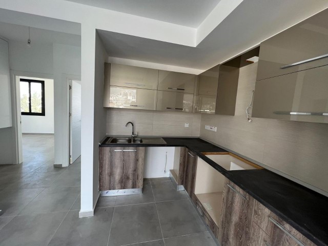 GİRNE MERKEZDE SATILIK 2+1 DAİRE 