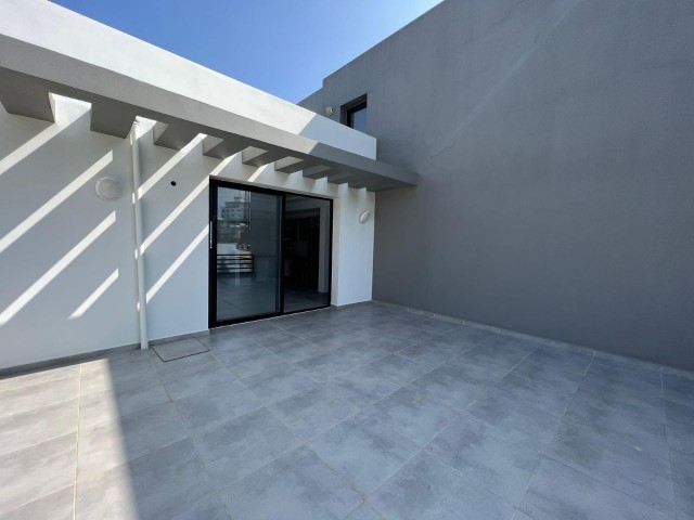 2+1 FLAT FOR SALE IN KYRENIA CENTER