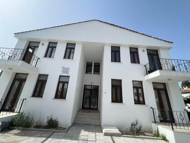 LEFKOŞA'DA SURLARİCİ KİRALIK 2+1 DAİRE