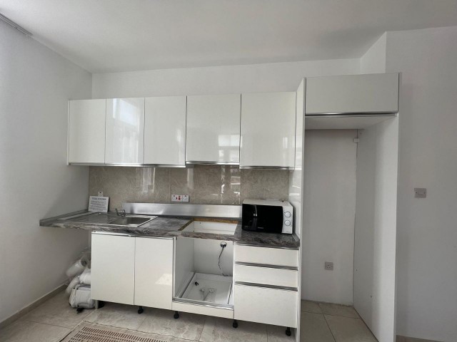 LEFKOŞA'DA SURLARİCİ KİRALIK 2+1 DAİRE