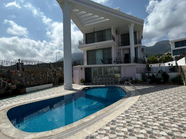 ULTRA-LUXURIÖSE VILLA ZUM VERKAUF IN ÇATALKOY, KYRENIA