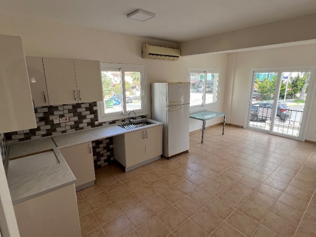 3+1 flat for sale in the center of Kyrenia