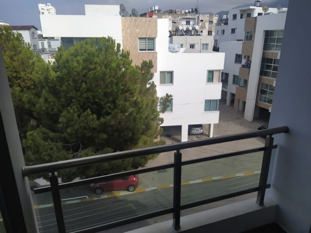 2+1 WOHNUNG ZU VERMIETEN IM KYRENIA CENTER