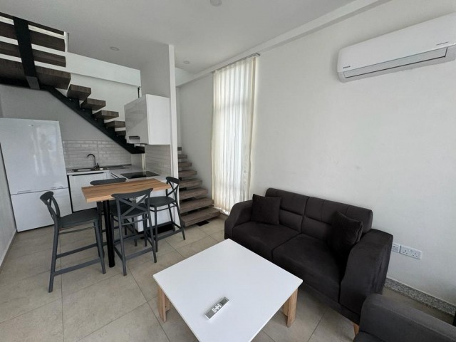 GİRNE  ZEYTİNLİK  HAVUZLU SİTE İCERİSİN'DE 1+1 KİRALIK LOFT DAİRE