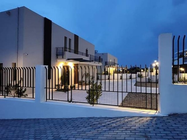 ZU VERKAUFEN. LUX 4+1 VILLA IN KYRENIA