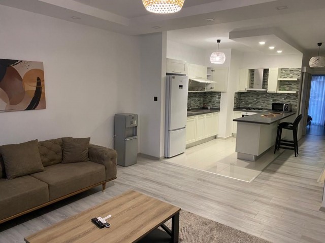 3+1 PENTHOUSE-WOHNUNG ZUM VERKAUF IM ZENTRUM VON GİRNE ZEYTİNLİK