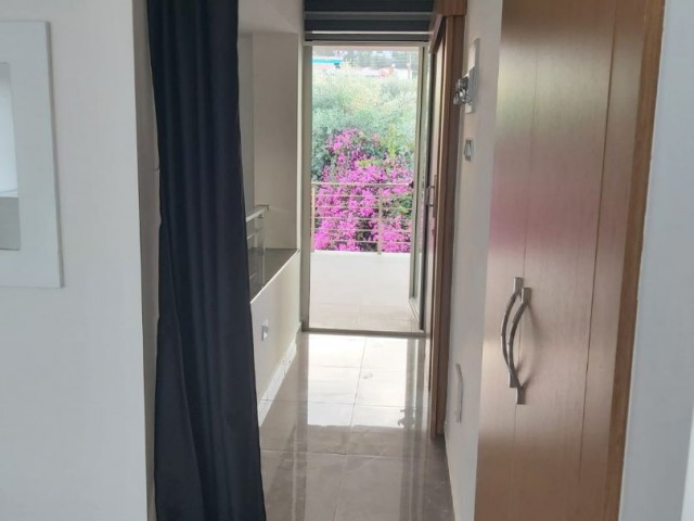 Alsancak 'ta 2+1 Kiralık Villa 