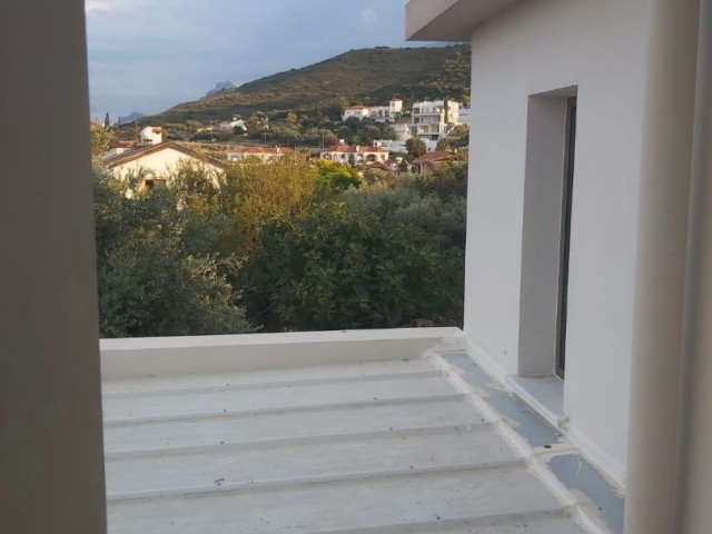 Alsancak 'ta 2+1 Kiralık Villa 