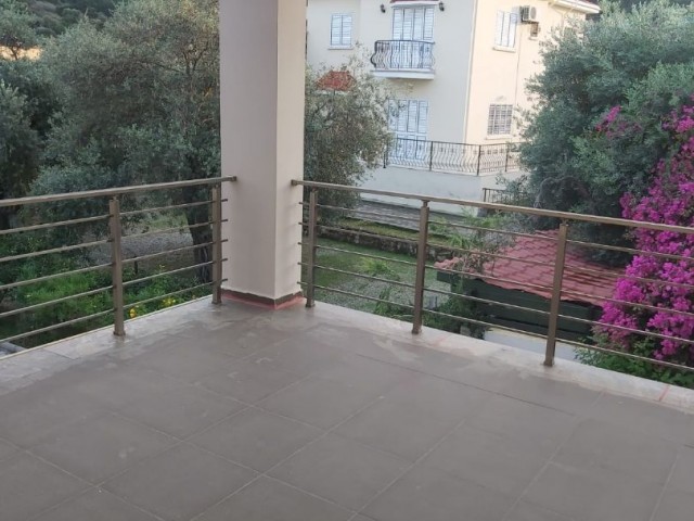 Alsancak 'ta 2+1 Kiralık Villa 