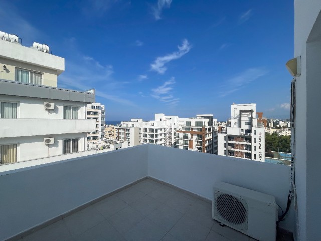 Girne Kaşgarda Aylık Ödemeli Dağ ve Deniz Manzaralı Penthouse 