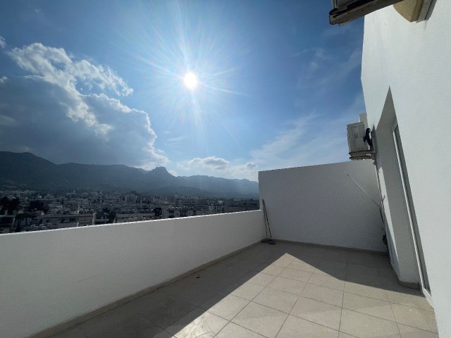 Penthouse mit Berg- und Meerblick mit monatlicher Zahlung in Kashgar, Kyrenia