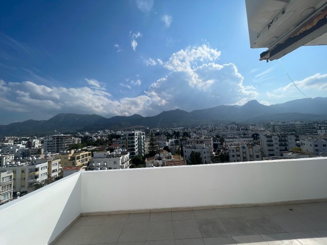 Girne Kaşgarda Aylık Ödemeli Dağ ve Deniz Manzaralı Penthouse 