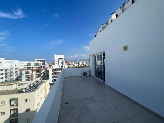 Girne Kaşgarda Aylık Ödemeli Dağ ve Deniz Manzaralı Penthouse 