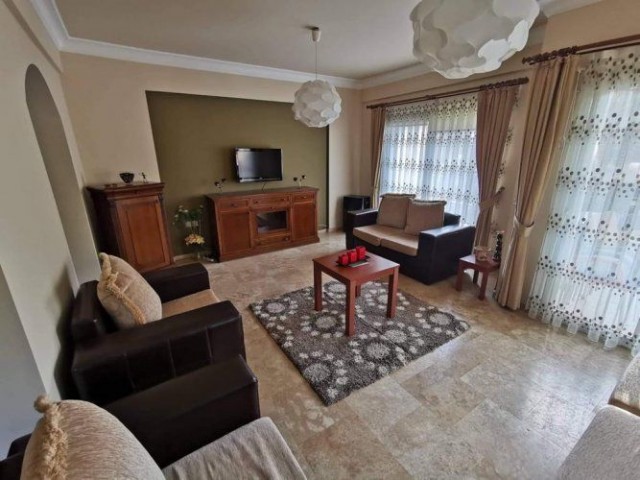 Kyrenia Centre 3+1 flat for rent