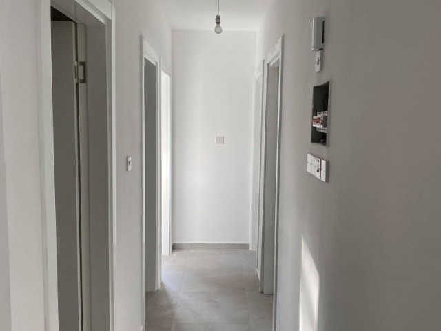 KYRENIA CENTRE 3+1 FLAT FOR RENT