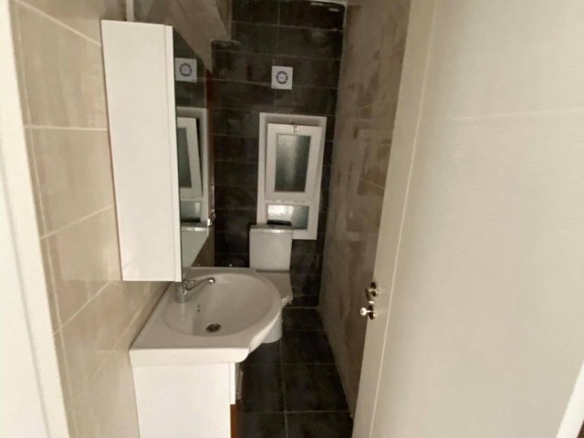 KYRENIA CENTRE 3+1 FLAT FOR RENT