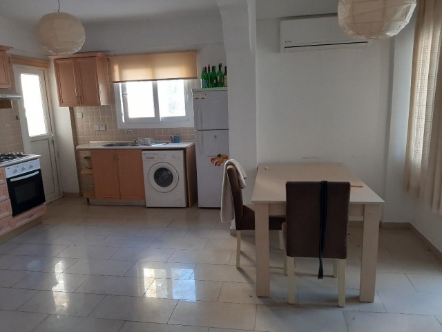 3+1 Wohnung Zum Verkauf Im Zentrum Von Kyrenia!!! / 3+1 Apartment zum Verkauf im Zentrum von Kyrenia ** 