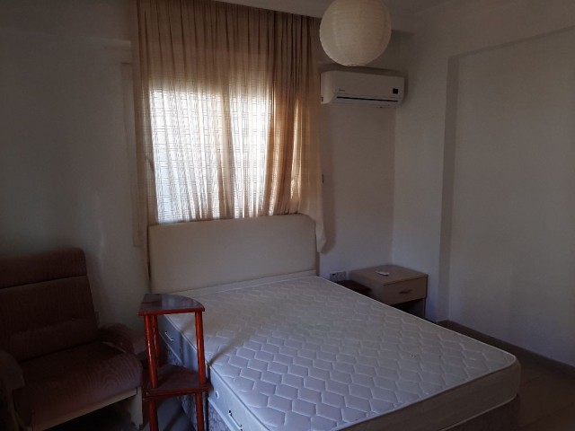 3+1 Wohnung Zum Verkauf Im Zentrum Von Kyrenia!!! / 3+1 Apartment zum Verkauf im Zentrum von Kyrenia ** 