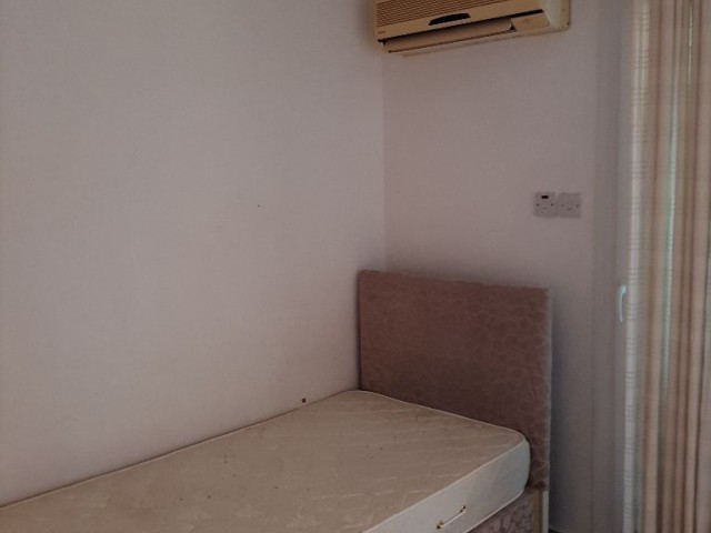 3+1 Wohnung Zum Verkauf Im Zentrum Von Kyrenia!!! / 3+1 Apartment zum Verkauf im Zentrum von Kyrenia ** 