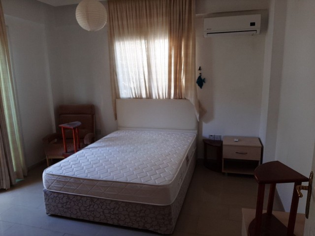 3+1 Wohnung Zum Verkauf Im Zentrum Von Kyrenia!!! / 3+1 Apartment zum Verkauf im Zentrum von Kyrenia ** 