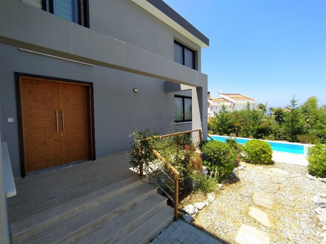 Kyrenia, Chatalköy, zu verkaufen 4+1 Llogara Haus mit privatem Pool, Garten +905428777144 ** 