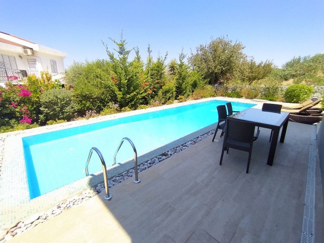 Kyrenia, Chatalköy, zu verkaufen 4+1 Llogara Haus mit privatem Pool, Garten +905428777144 ** 