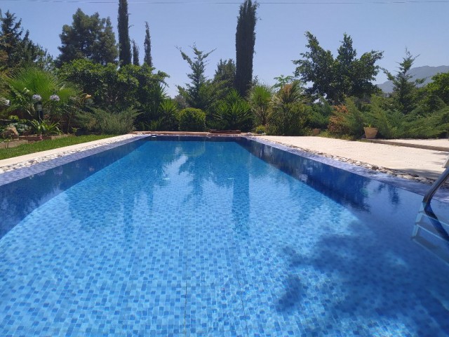 Zu verkaufen Villa mit Pool in Kyrenia, Catalkoy, Lu 2+1 +905428777144 Llogarapp Turkce, English, Rus ** 