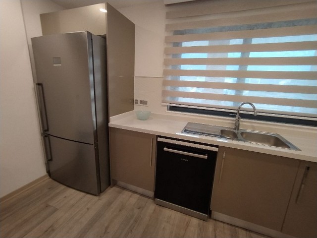 Kyrenia Zentrum, ultra Luxus 3 +1 Wohnung zu vermieten + 905428777144 Englisch Türkisch Russisch ** 