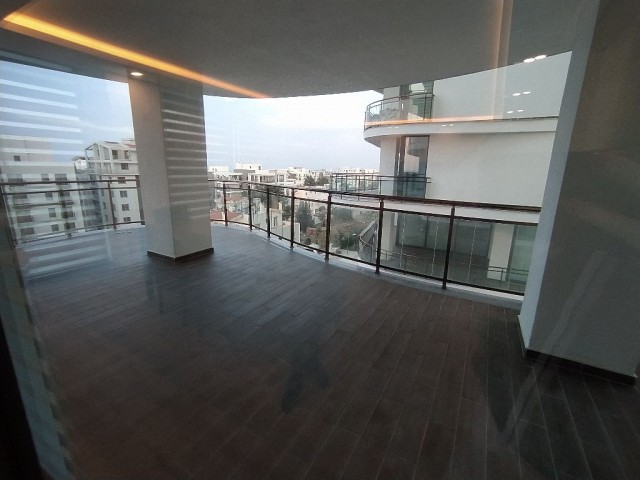 Kyrenia central, ultra luxury 3+1 apartment for rent +90542877144 English Turkish Russian ** 