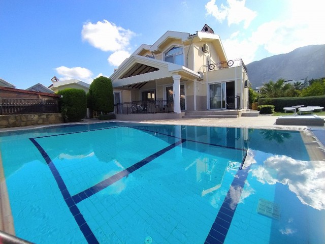 Lapta, Lu Llogara 4 + 1 zu verkaufen villa mit privatem Pool, 400m vom Meer + 905428777144 Engl, Tou