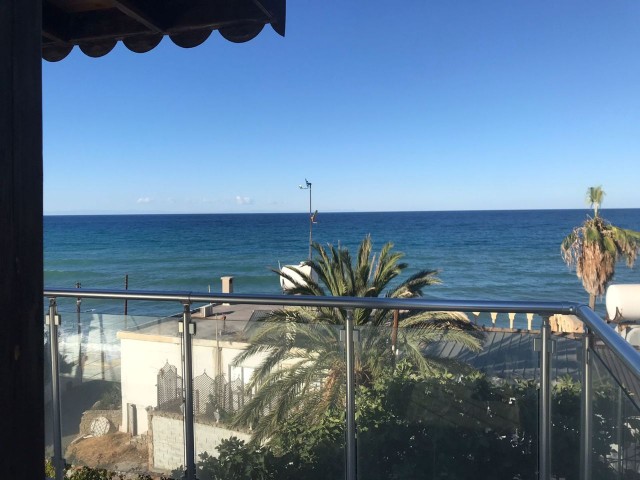 Einzigartig!!!EINFAMILIENHAUS AM MEER IM ZENTRUM VON KYRENIA ** 